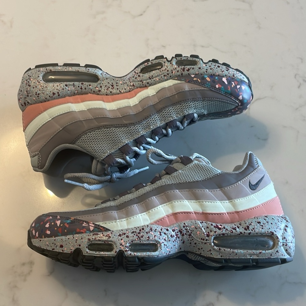 Nike Air Max 95 Splatter Sneakers - Picture 2 of 8